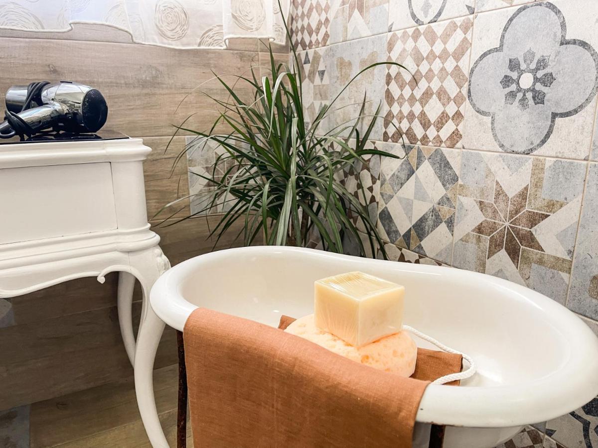 Al Politeama Rooms B&B Palermo Kültér fotó
